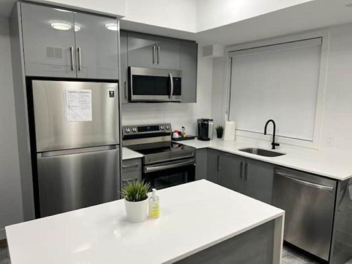 Stylish Townhome Gem With Several Amenities Just Minutes To The Falls شلالات نياغارا المظهر الخارجي الصورة